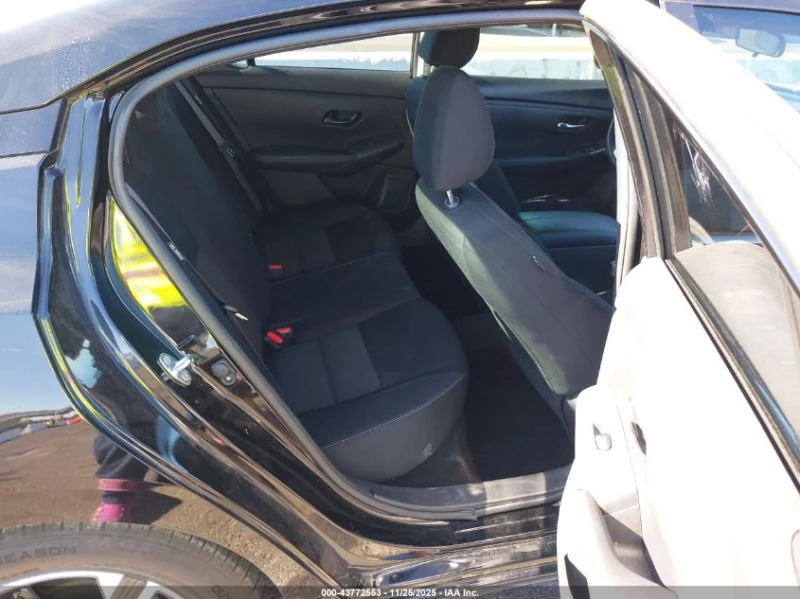 Nissan Sentra 2.0L I-4 DI, DOHC, VVT, 149HP Front Wheel Drive, снимка 13 - Автомобили и джипове - 53077881