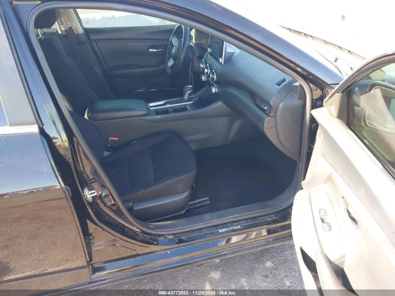 Nissan Sentra 2.0L I-4 DI, DOHC, VVT, 149HP Front Wheel Drive, снимка 10 - Автомобили и джипове - 53077881