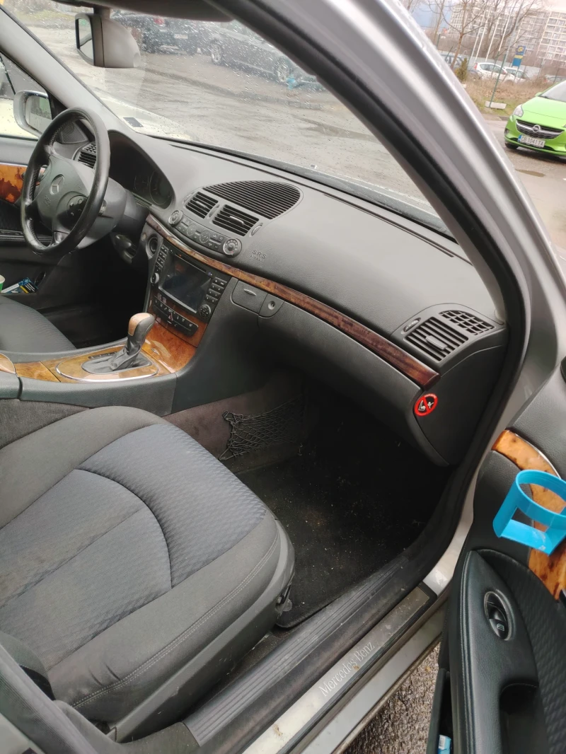 Mercedes-Benz E 220 2200, снимка 4 - Автомобили и джипове - 53231931