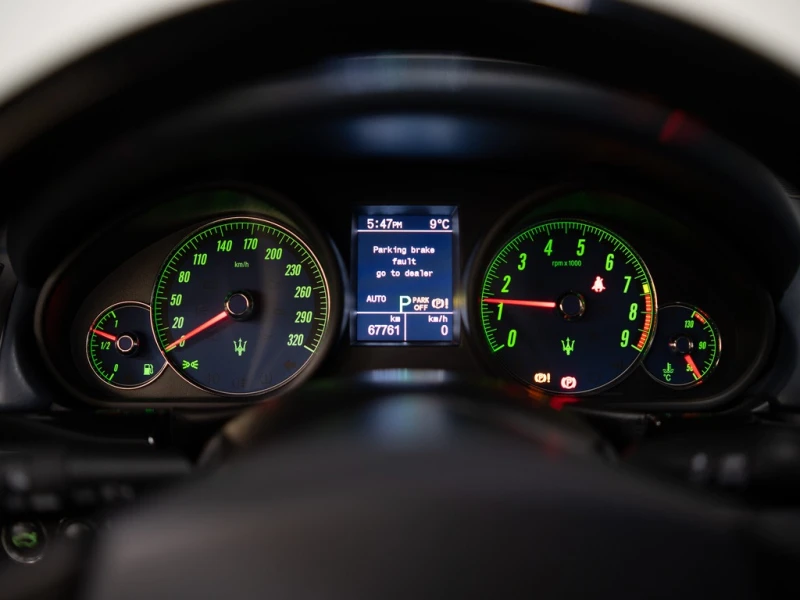 Maserati GranTurismo 4.7 V8 * BOSE * БЕЗ ИНЦИДЕНТИ * * СЕРВИЗНА ИСТОРИЯ, снимка 10 - Автомобили и джипове - 53586979