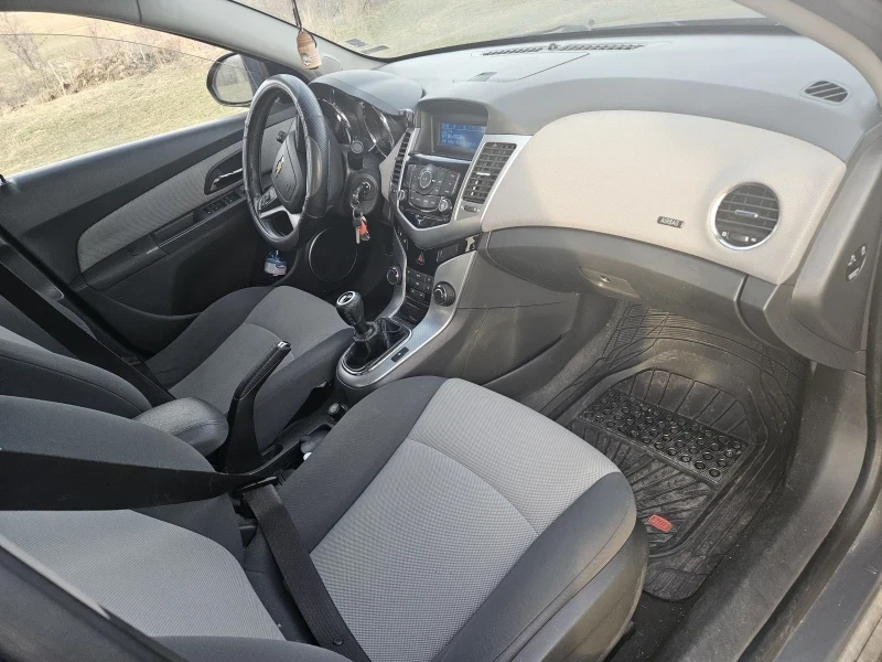 Chevrolet Cruze 2.0 VCDI, снимка 9 - Автомобили и джипове - 52694004