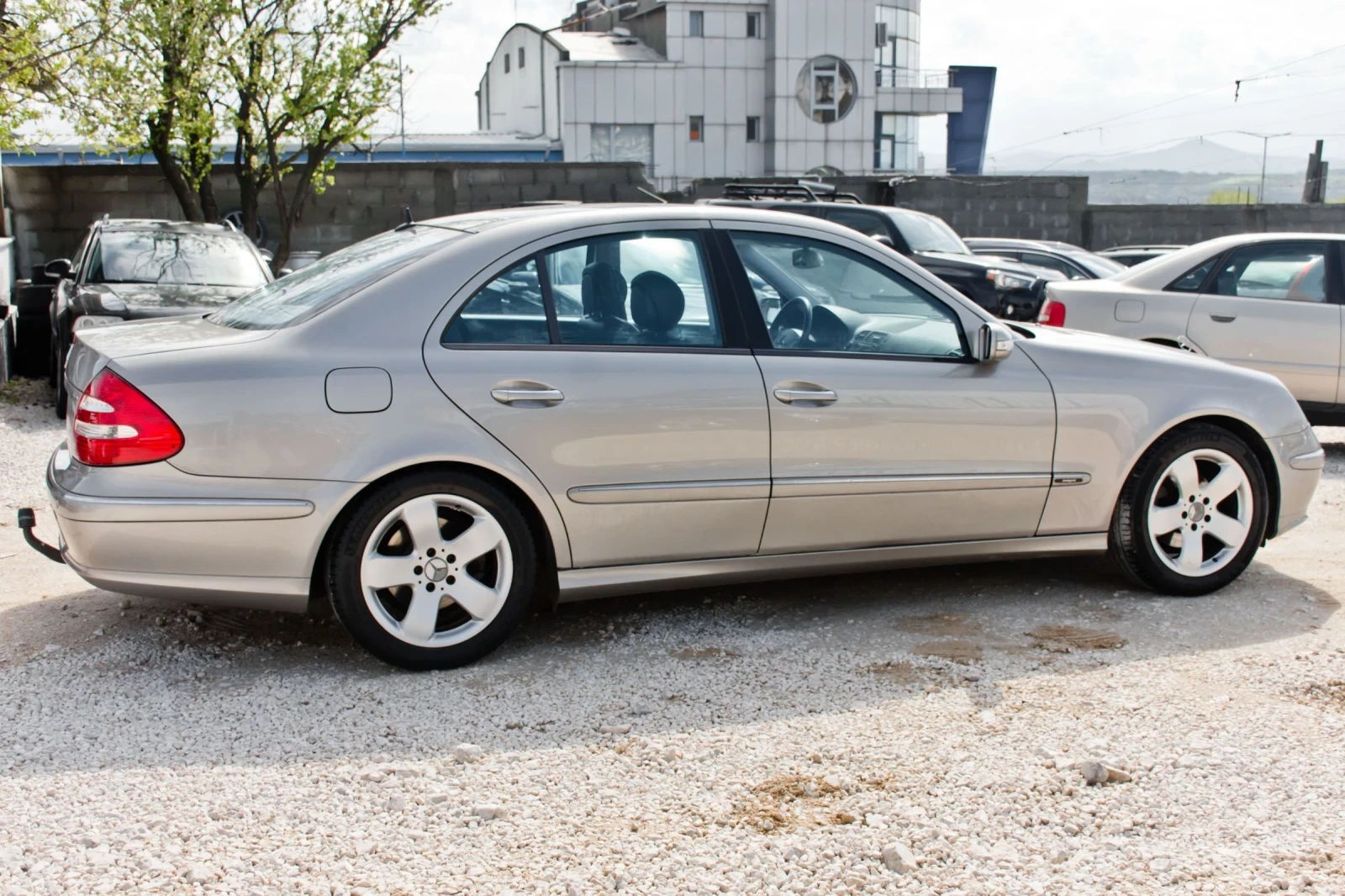 Mercedes-Benz E 280 3.0 197kc. Avangarde  - изображение 4