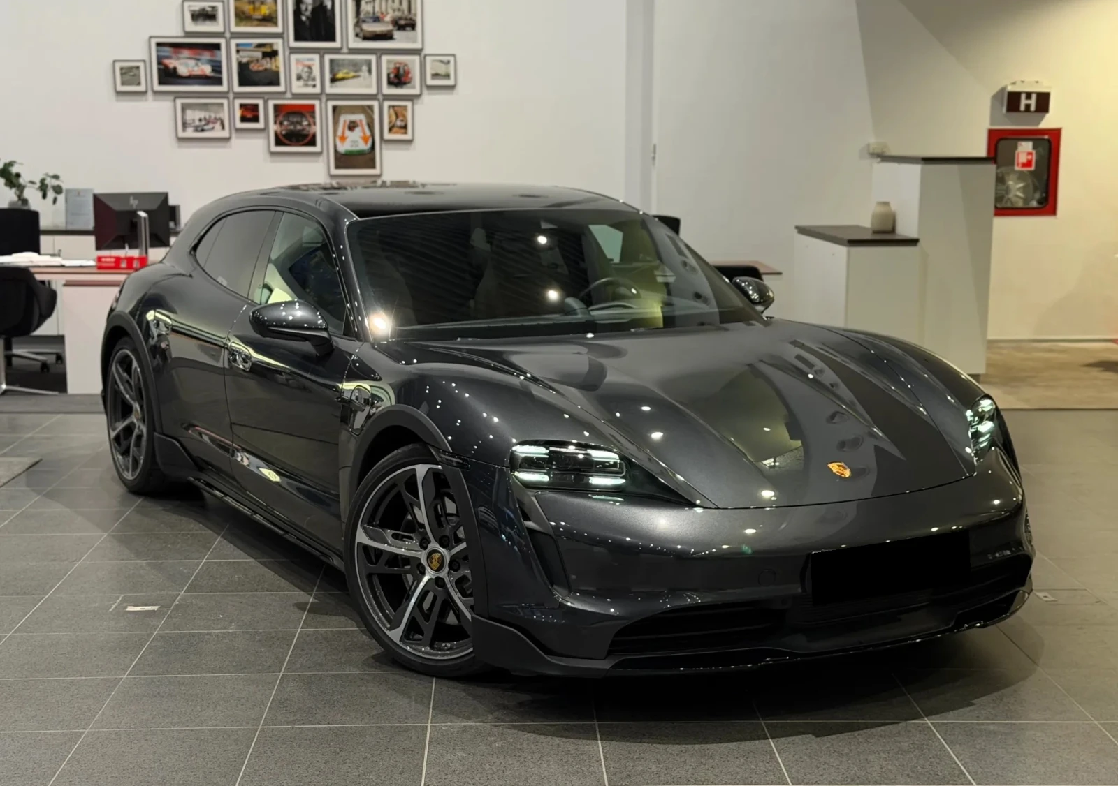 Porsche Taycan 4S Cross Turismo