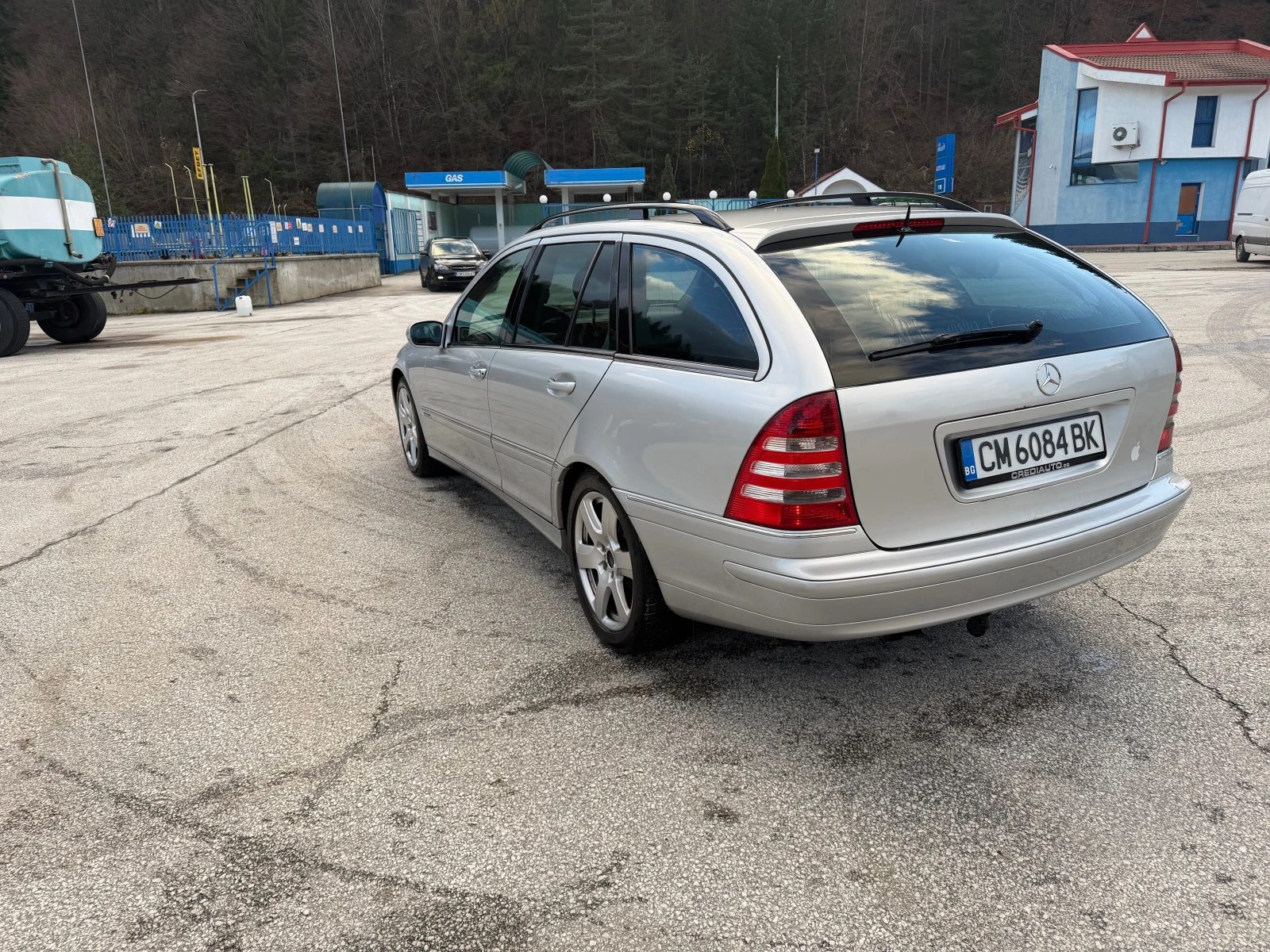 Mercedes-Benz C 320, снимка 4 - Автомобили и джипове - 53906351