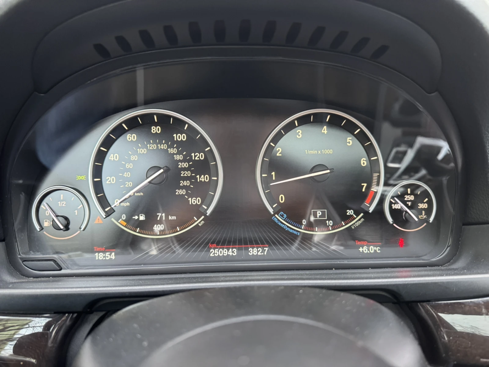 BMW 528 Xi, снимка 12 - Автомобили и джипове - 54054420