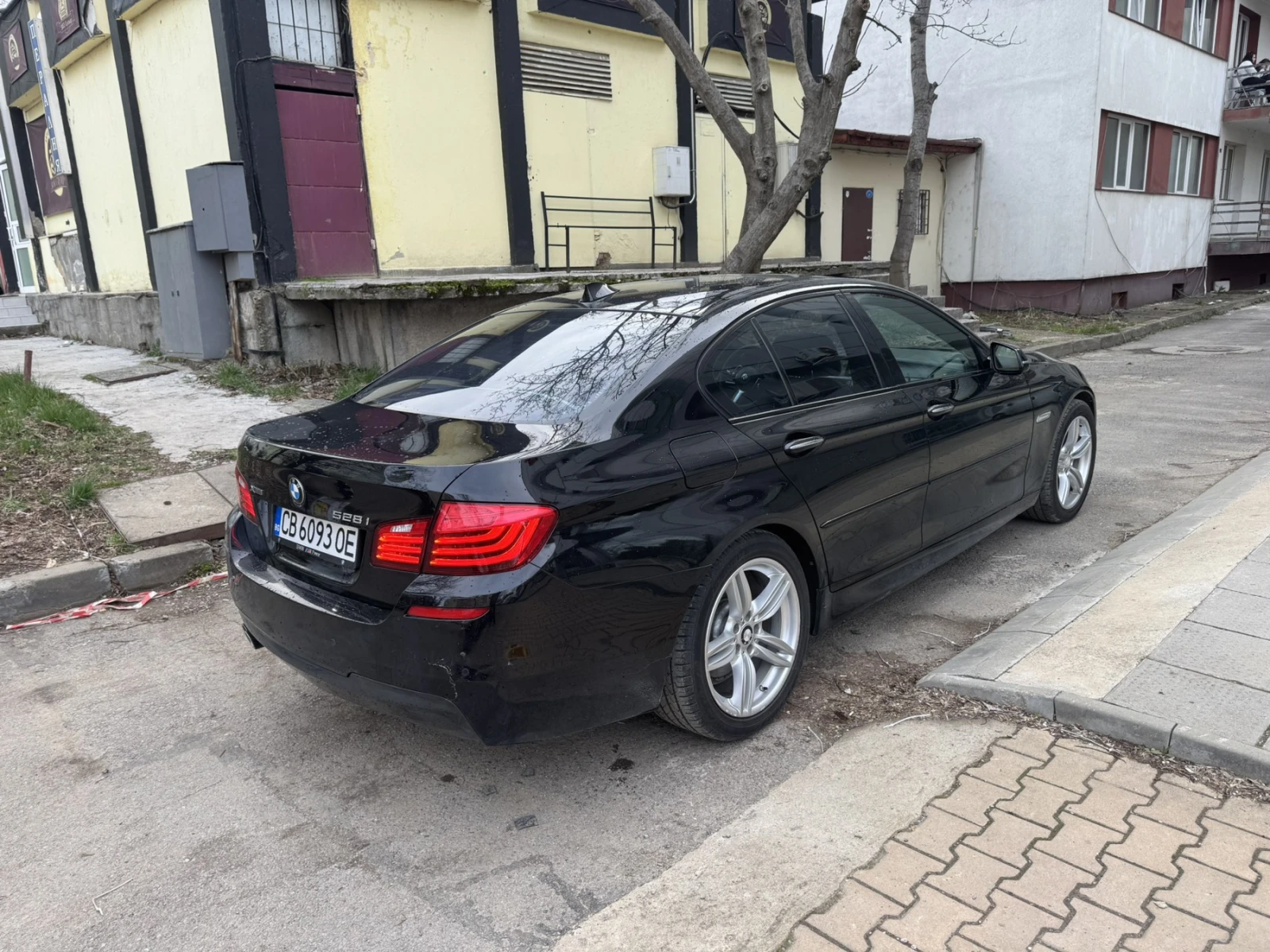 BMW 528 Xi, снимка 3 - Автомобили и джипове - 54054420