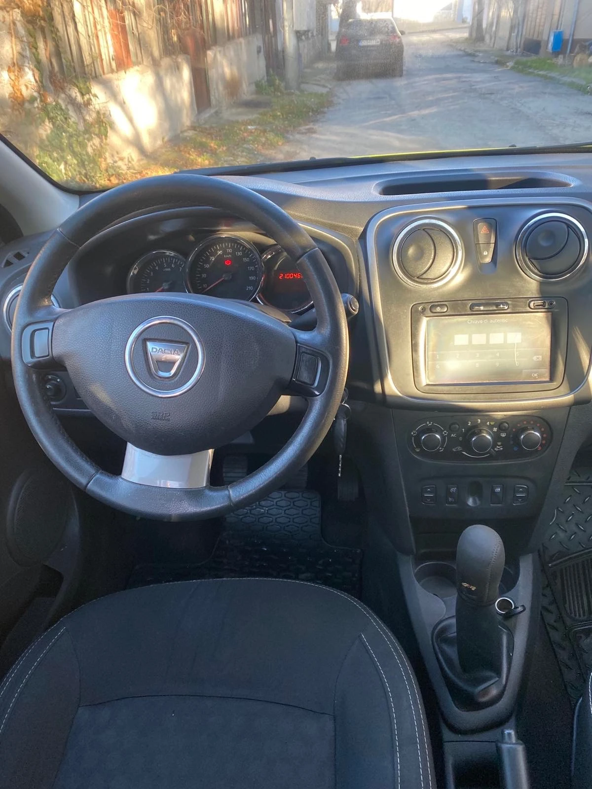 Dacia Logan 1.2 MCV, снимка 10 - Автомобили и джипове - 54577188