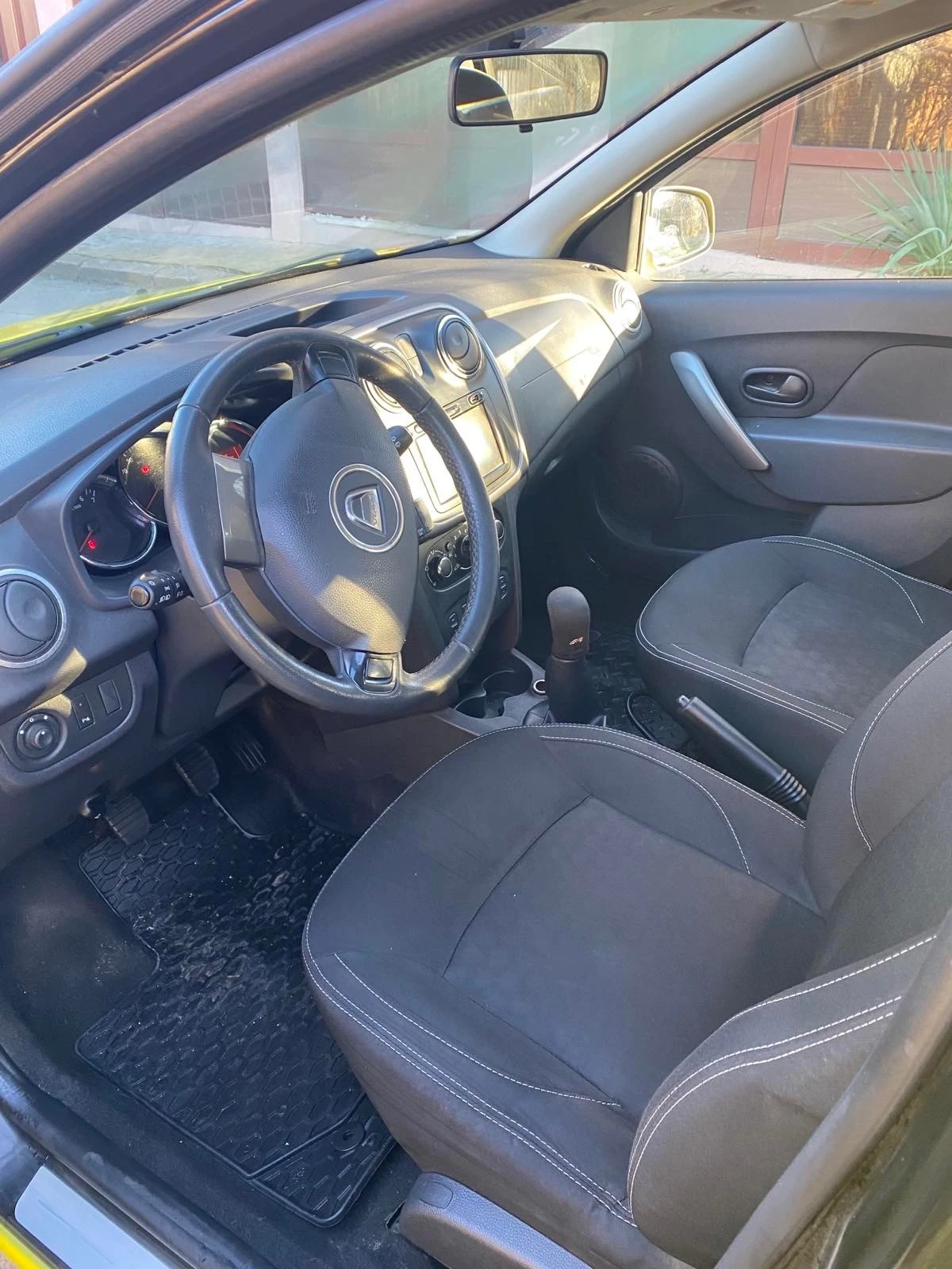 Dacia Logan 1.2 MCV, снимка 7 - Автомобили и джипове - 54577188