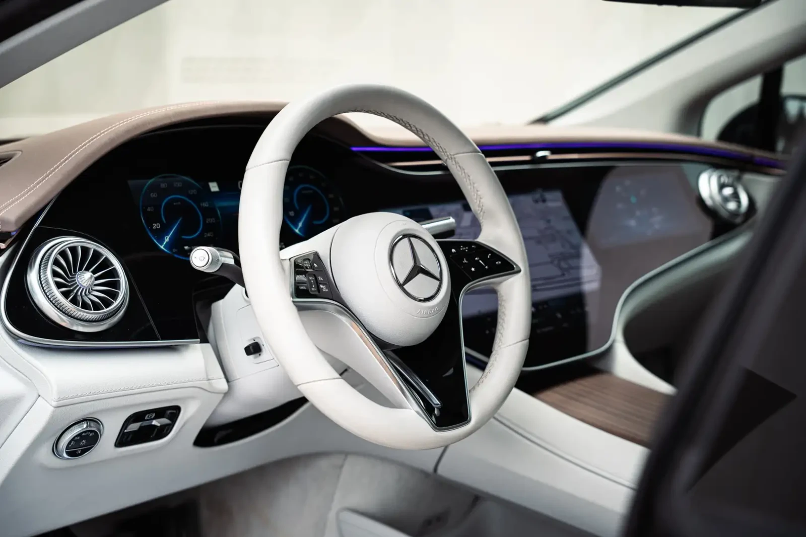 Mercedes-Benz EQS 580, снимка 10 - Автомобили и джипове - 54943984