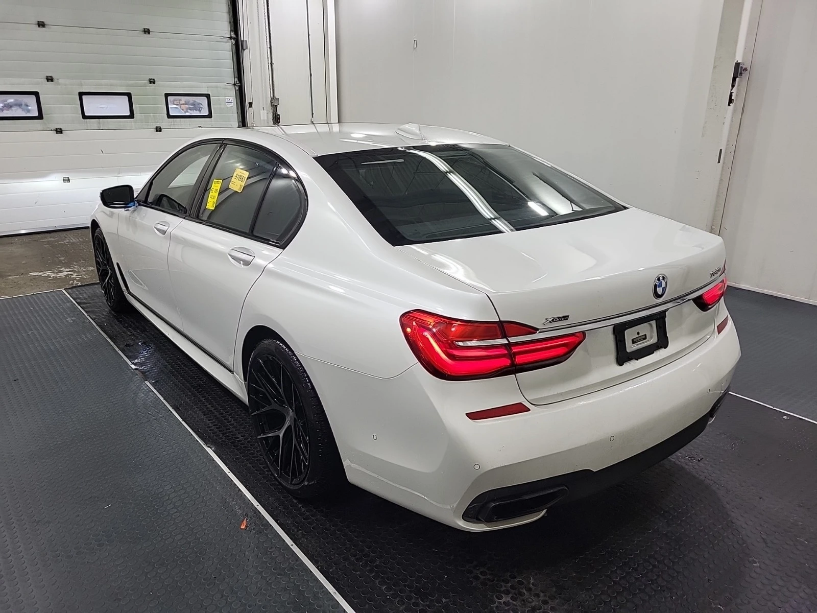 BMW 750 xDrive* �����* Digital* Harman* HUD* Ambient* 360* | Mobile.bg � ����������� 6