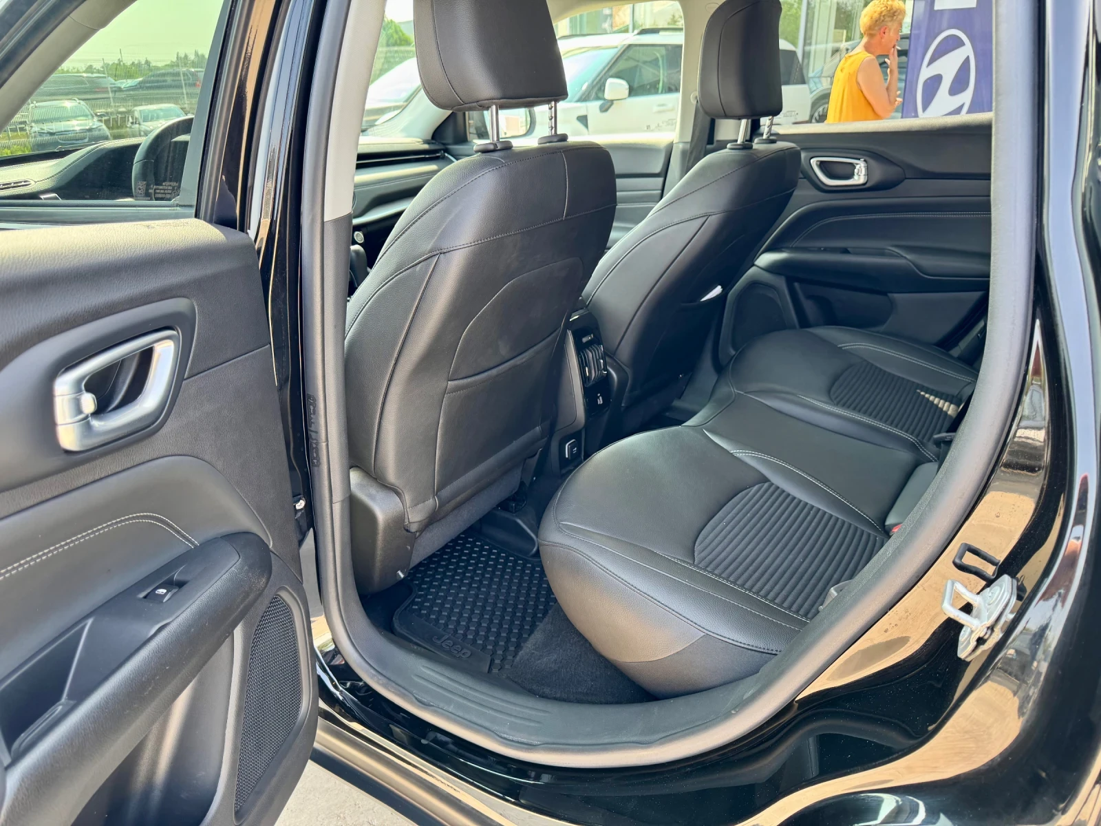 Jeep Compass Limited 1.5M-hev 130кс 1-Ви собственик 48V Petrol  - изображение 8