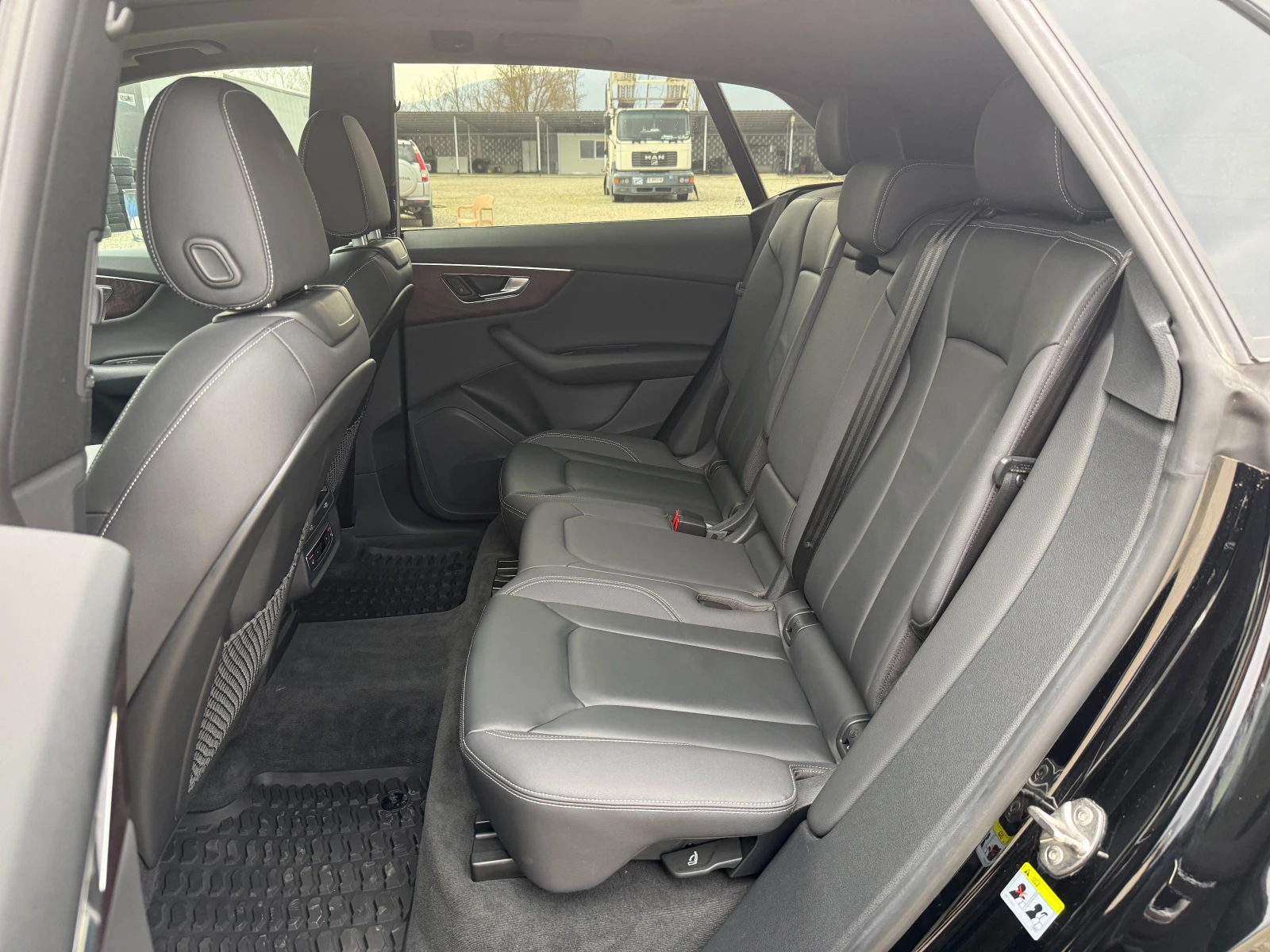 Audi Q8 55 TFSI S-line/92000км/Hibryd/22zoll/Лизинг, снимка 10 - Автомобили и джипове - 53899403