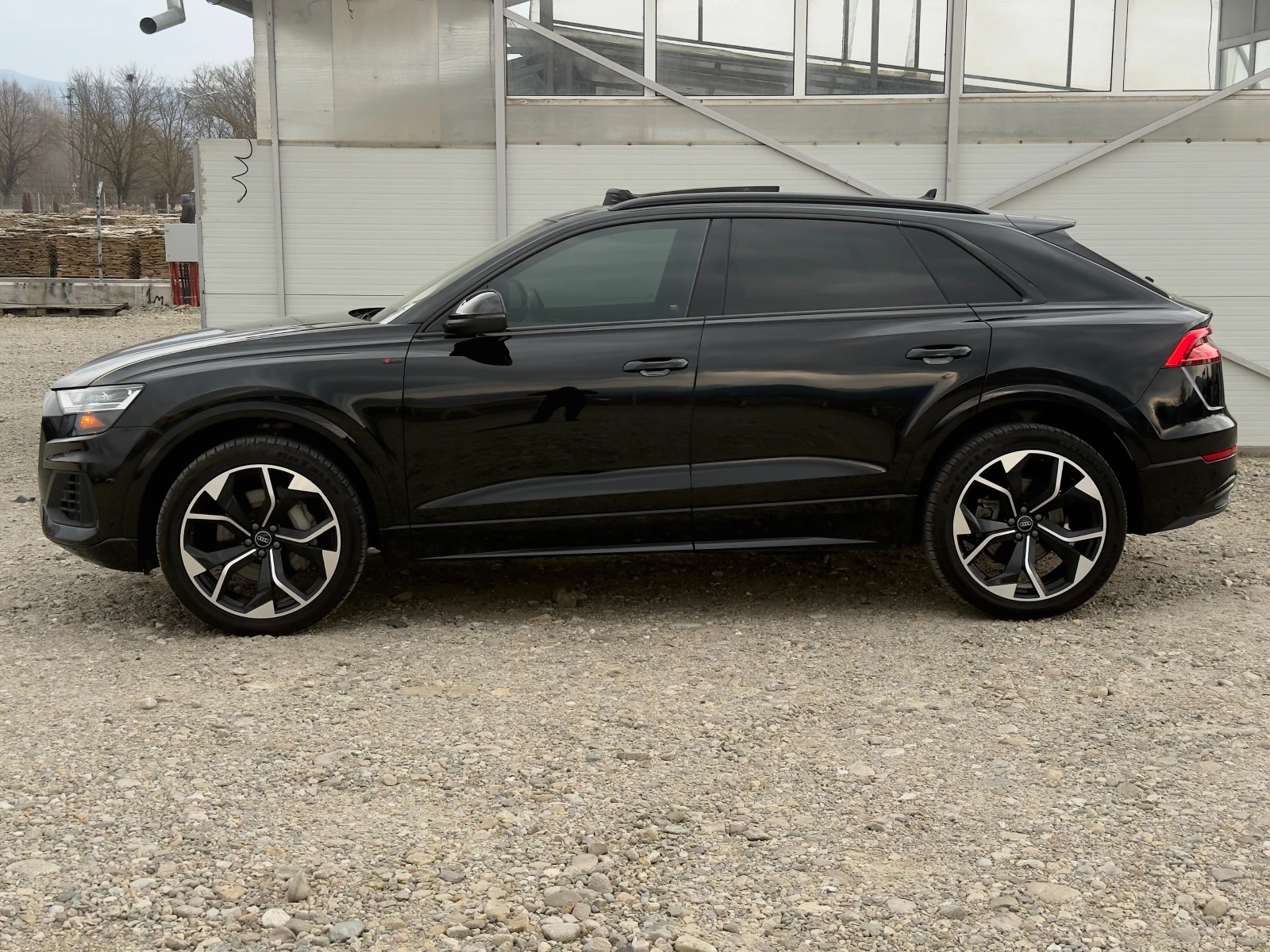 Audi Q8 55 TFSI S-line/92000км/Hibryd/22zoll/Лизинг, снимка 7 - Автомобили и джипове - 53899403