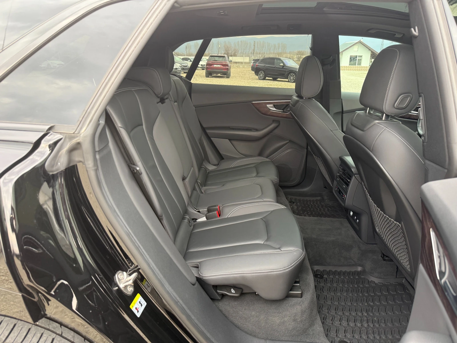 Audi Q8 55 TFSI S-line/92000км/Hibryd/22zoll/Лизинг, снимка 11 - Автомобили и джипове - 53899403