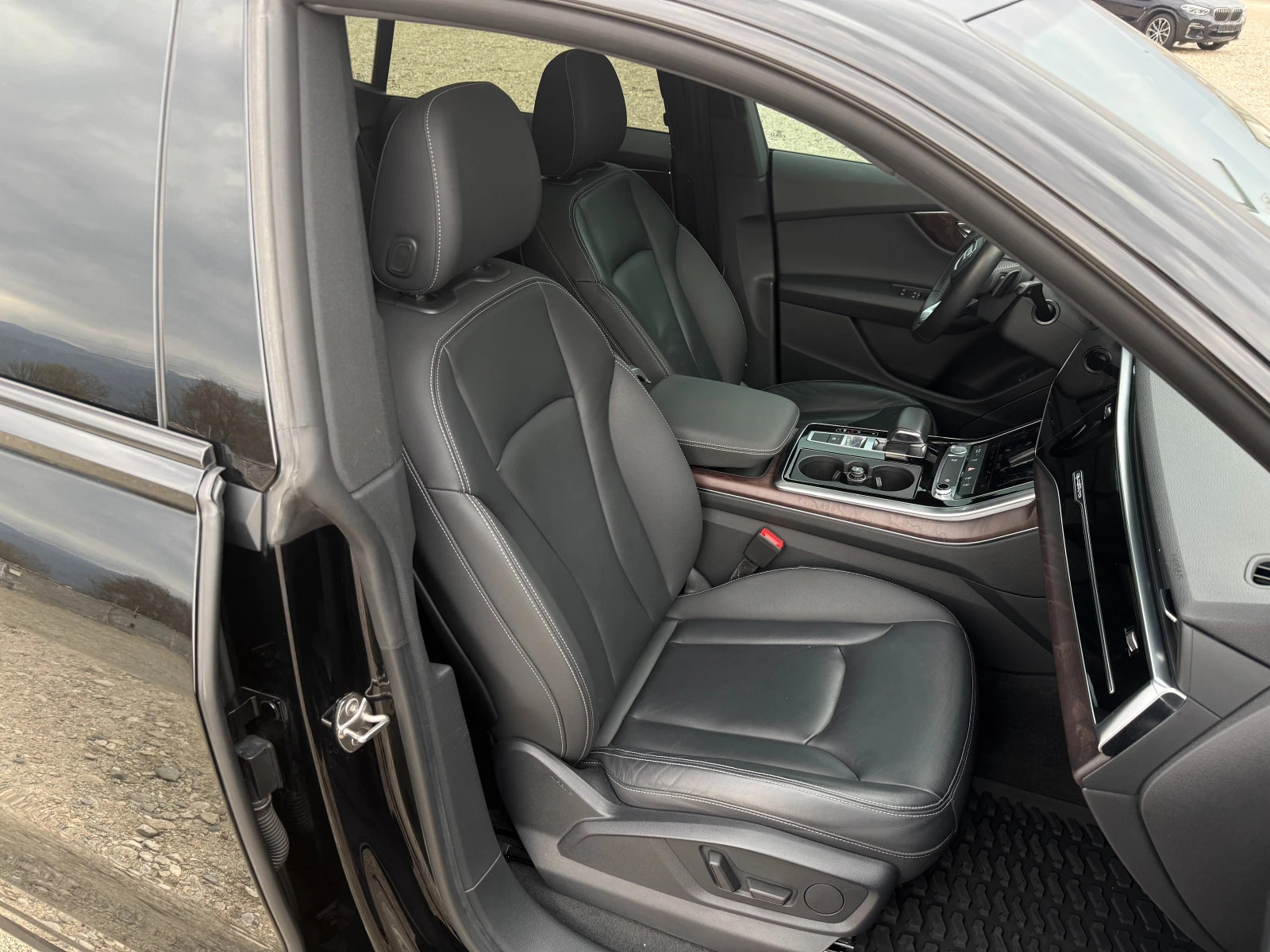 Audi Q8 55 TFSI S-line/92000км/Hibryd/22zoll/Лизинг, снимка 12 - Автомобили и джипове - 53899403