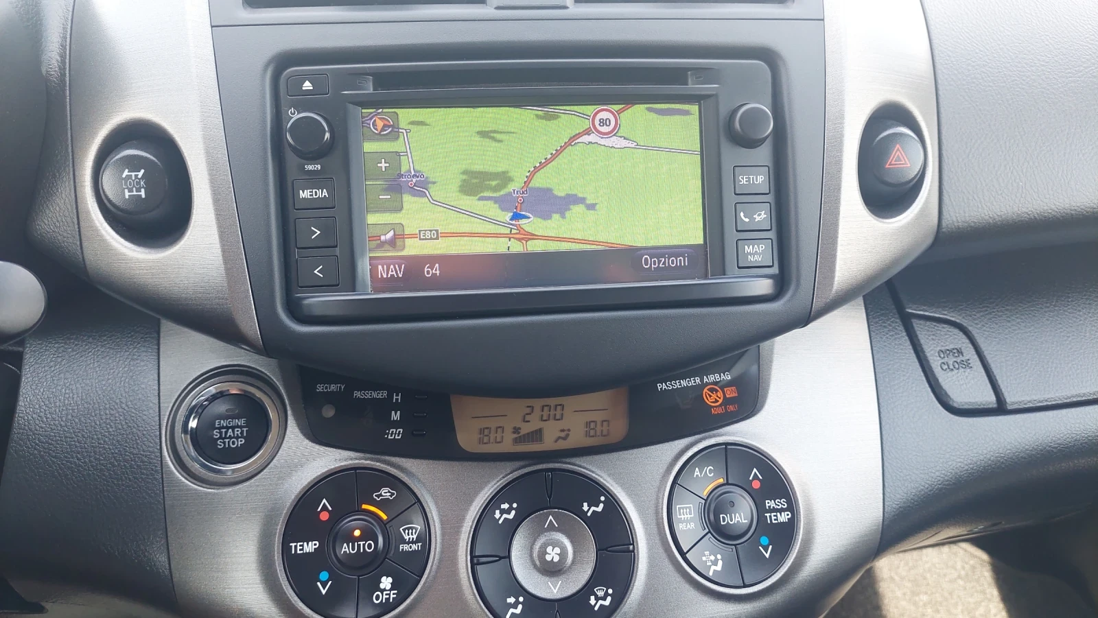 Toyota Rav4 2.2 НАВИ ПОДГРЕВ 4Х4, снимка 11 - Автомобили и джипове - 54822895