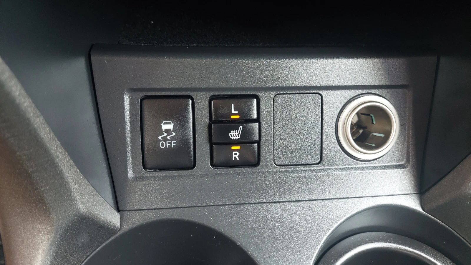 Toyota Rav4 2.2 НАВИ ПОДГРЕВ 4Х4, снимка 14 - Автомобили и джипове - 54822895