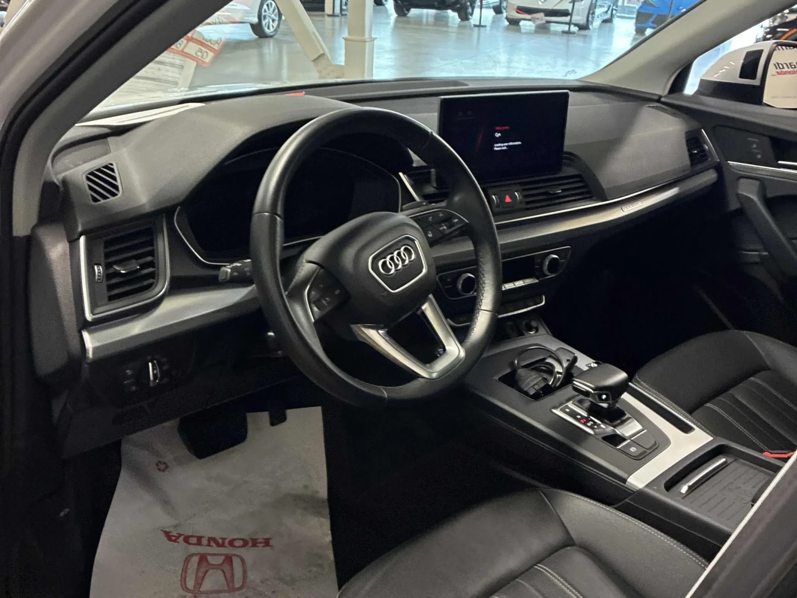Audi Q5 Progressiv * Keyless * CARFAX * АВТО КРЕДИТ * , снимка 9 - Автомобили и джипове - 54974927