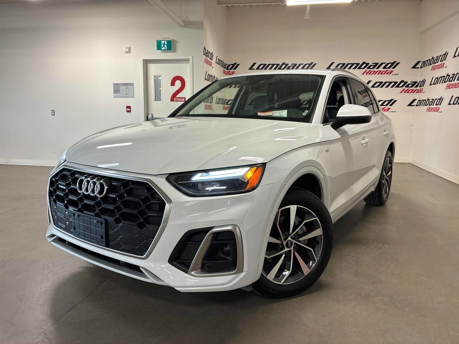 Audi Q5 Progressiv * Keyless * CARFAX * АВТО КРЕДИТ * 