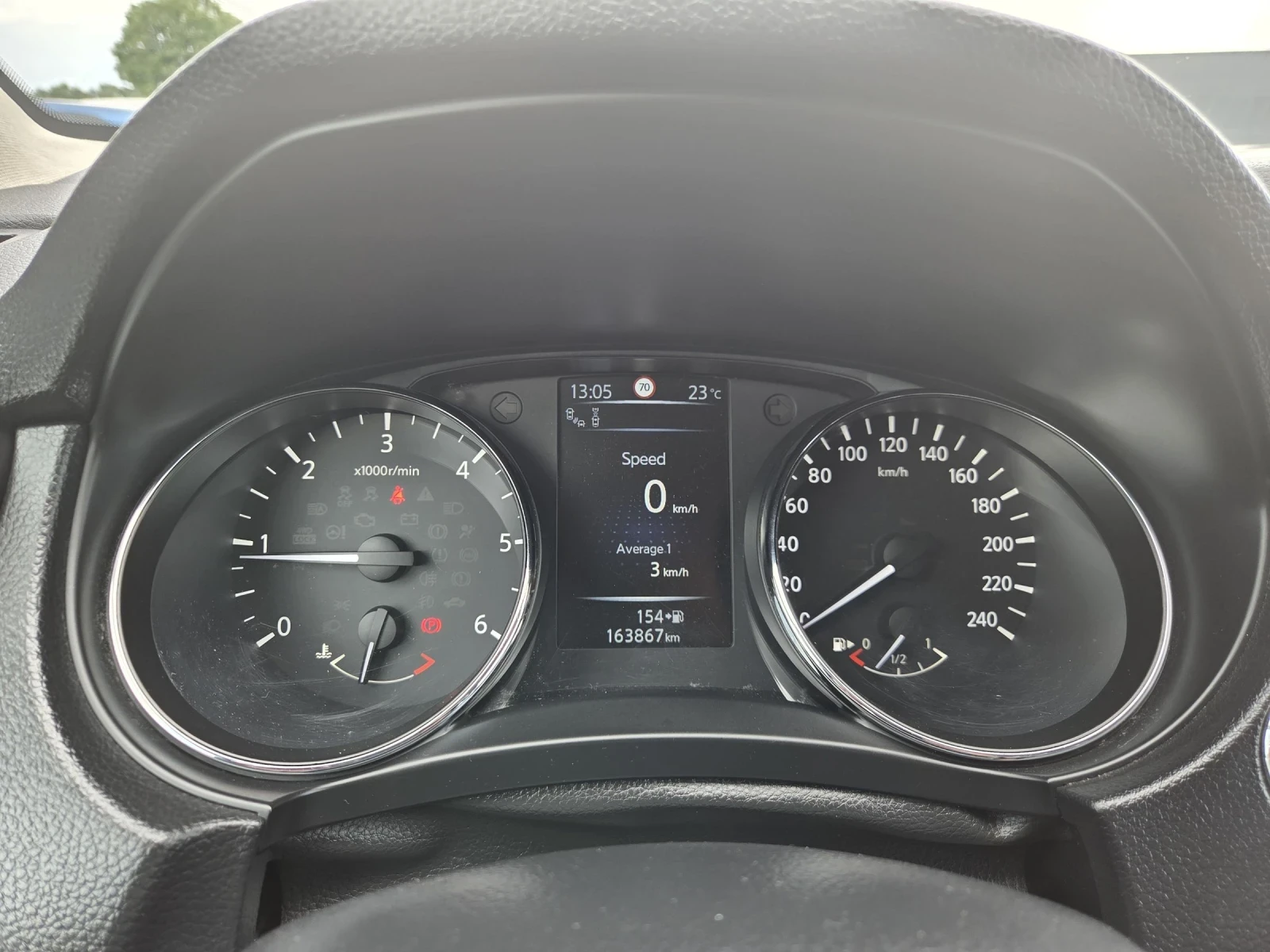 Nissan Qashqai 1.5 d, снимка 13 - Автомобили и джипове - 55101655