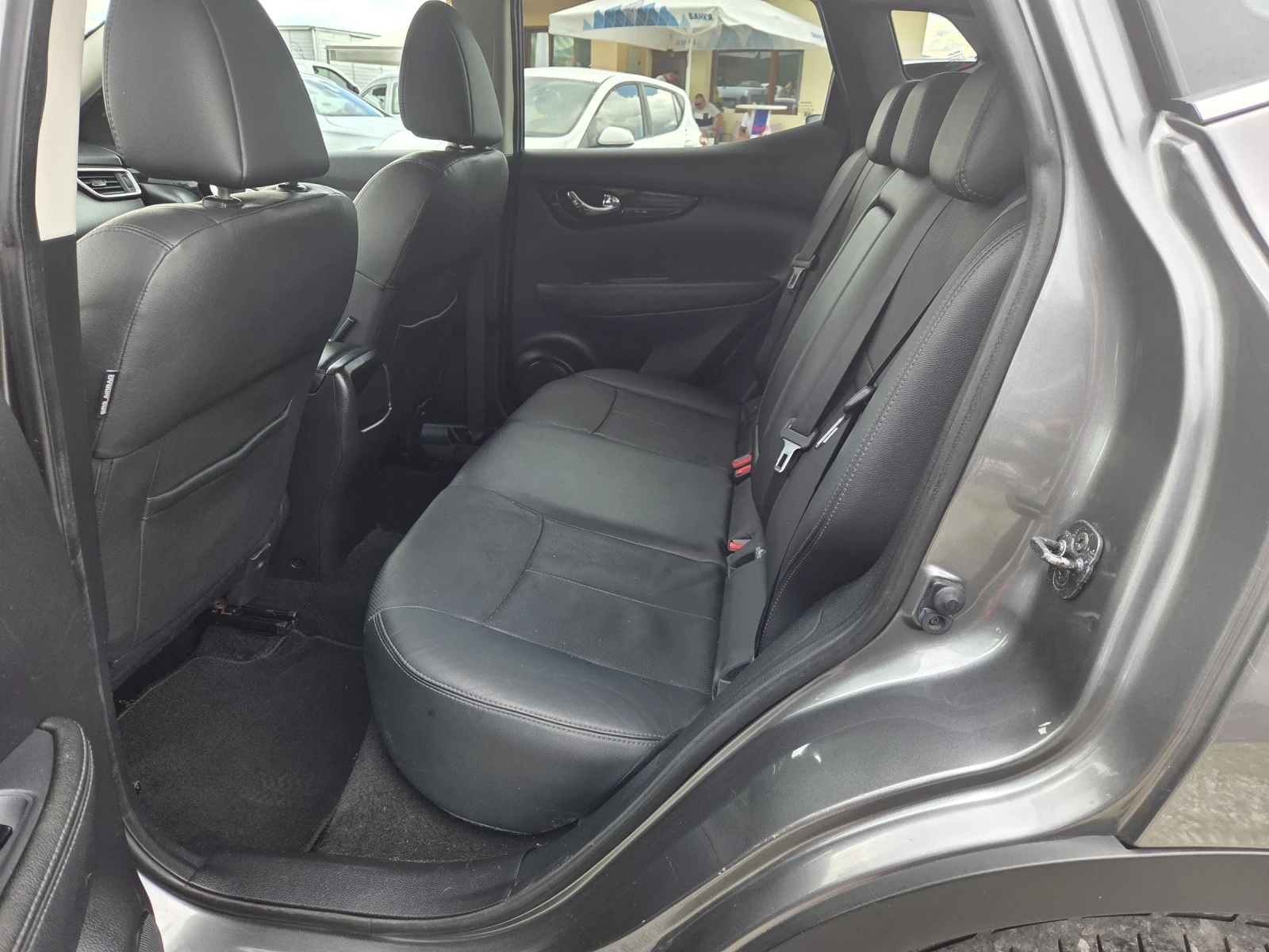 Nissan Qashqai 1.5 d, снимка 12 - Автомобили и джипове - 55101655