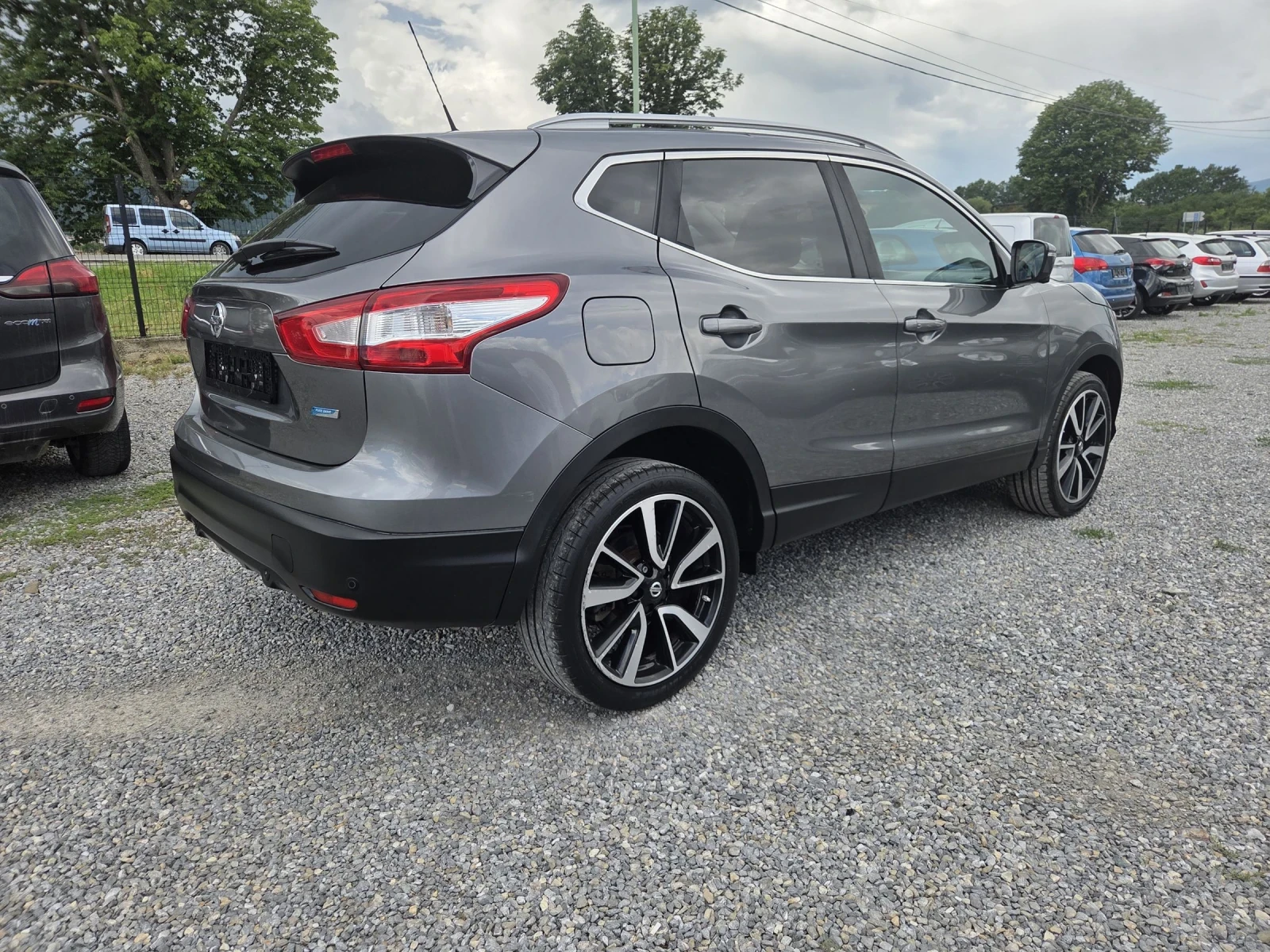 Nissan Qashqai 1.5 d, снимка 5 - Автомобили и джипове - 55101655