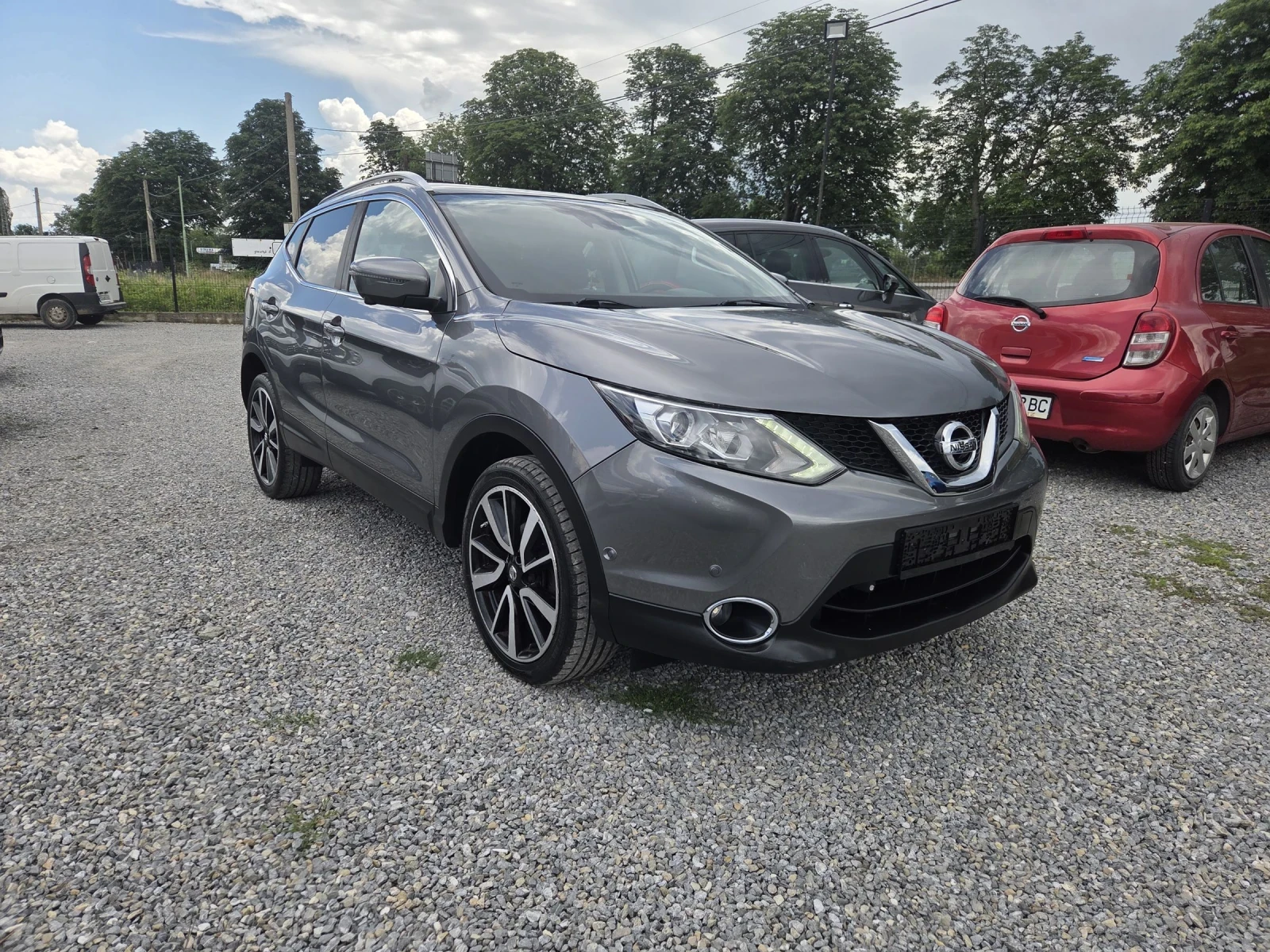 Nissan Qashqai 1.5 d, снимка 2 - Автомобили и джипове - 55101655
