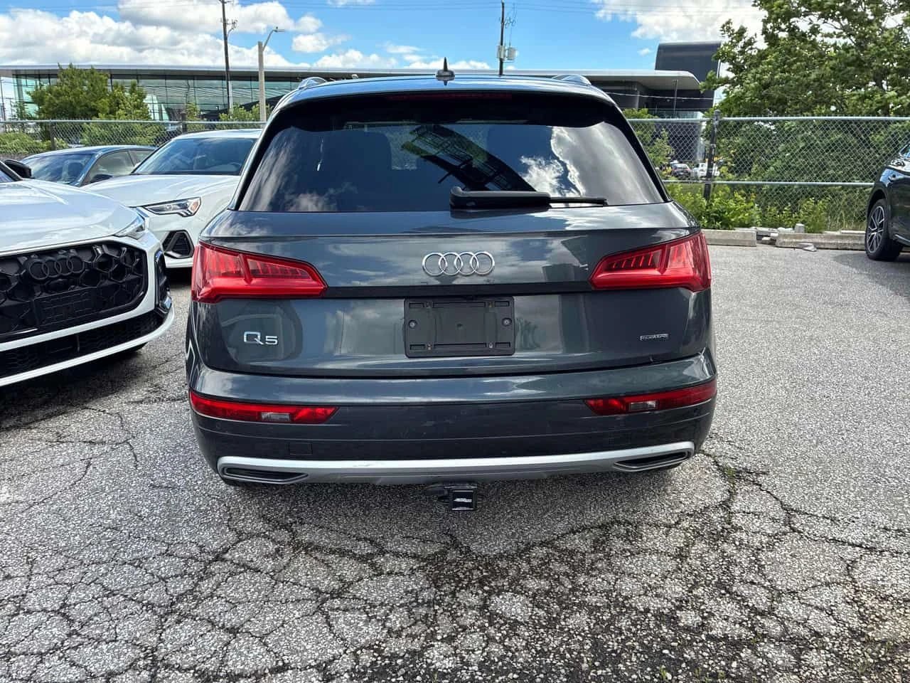 Audi Q5 PROGRESSIV * ПОДГРЕВ * ПАНОРАМА * ПРЕДСТАВИТЕЛСТВО, снимка 5 - Автомобили и джипове - 55158329