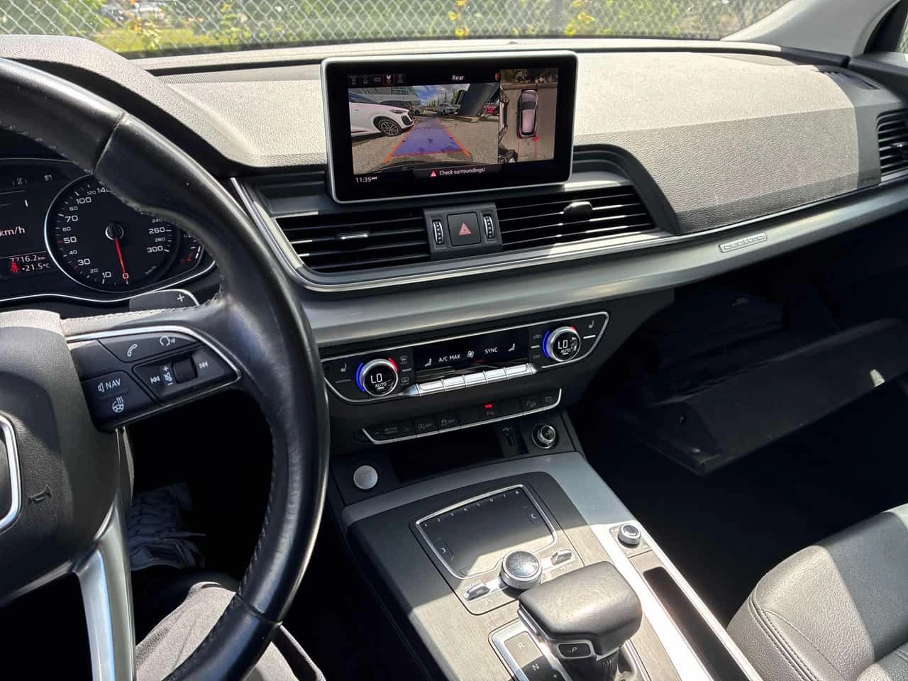 Audi Q5 PROGRESSIV * ПОДГРЕВ * ПАНОРАМА * ПРЕДСТАВИТЕЛСТВО, снимка 9 - Автомобили и джипове - 55158329