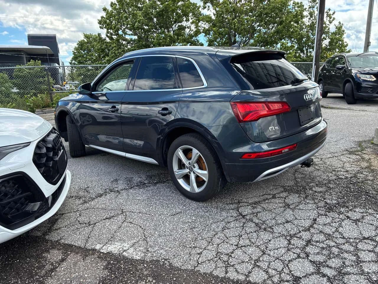 Audi Q5 PROGRESSIV * ПОДГРЕВ * ПАНОРАМА * ПРЕДСТАВИТЕЛСТВО, снимка 3 - Автомобили и джипове - 55158329