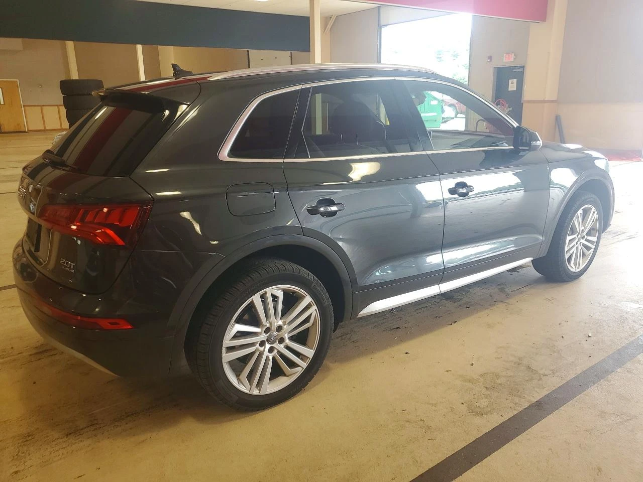 Audi Q5 2.0l Premium Plus, снимка 3 - Автомобили и джипове - 56084311
