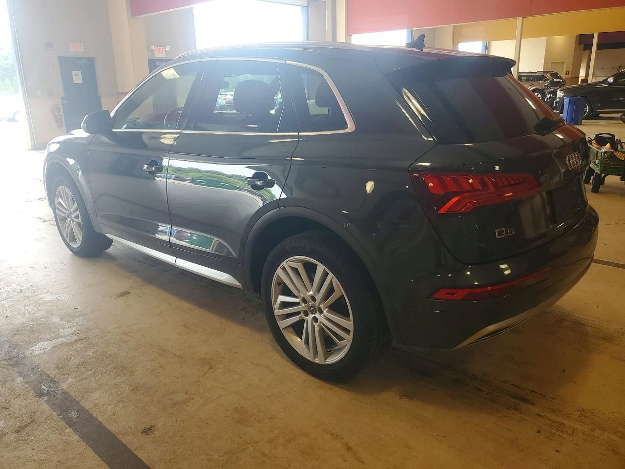Audi Q5 2.0l Premium Plus, снимка 2 - Автомобили и джипове - 56084311