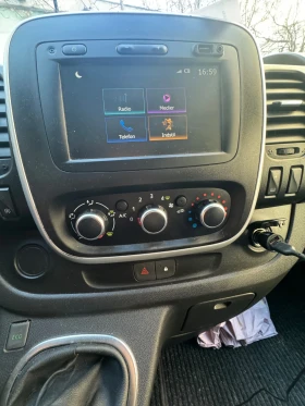 Renault Trafic Дълга база, снимка 3 - Бусове и автобуси - 53684773