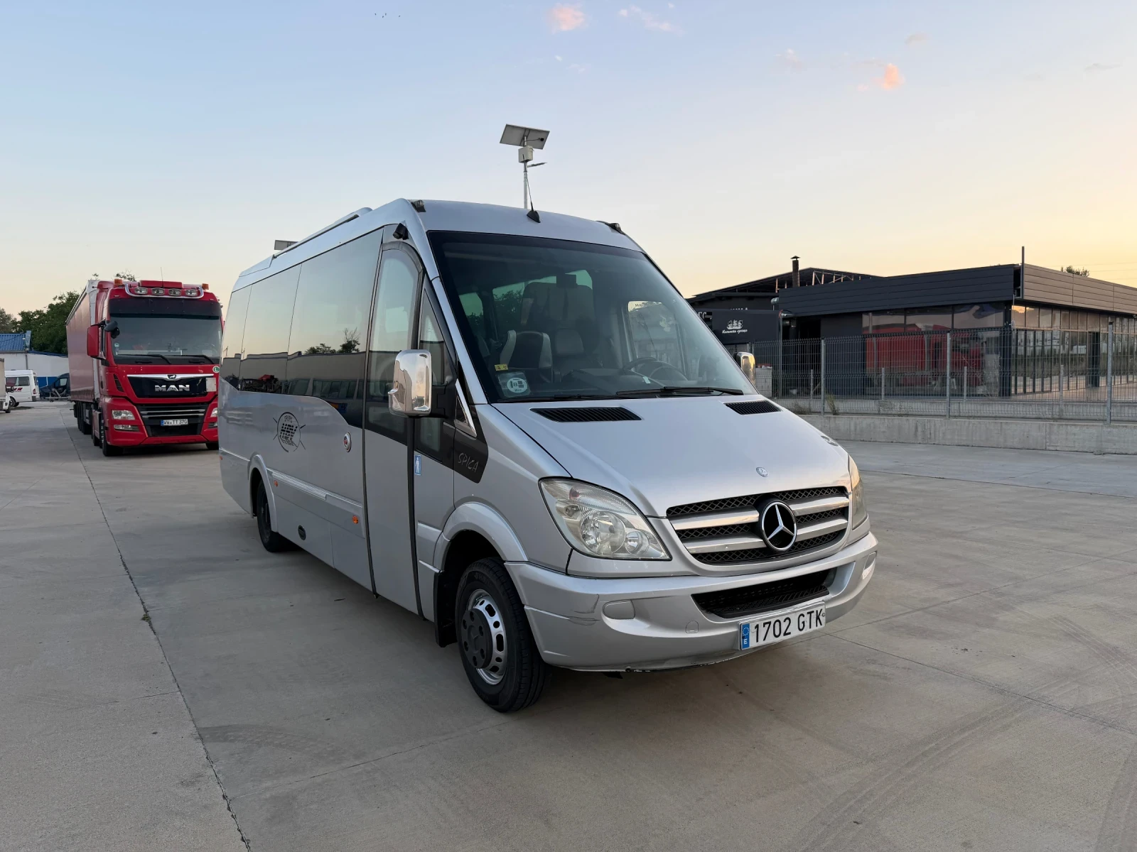 Mercedes-Benz Sprinter 518 VIP, Стъклопакет, 2 климатика!!!, снимка 2 - Бусове и автобуси - 55286032
