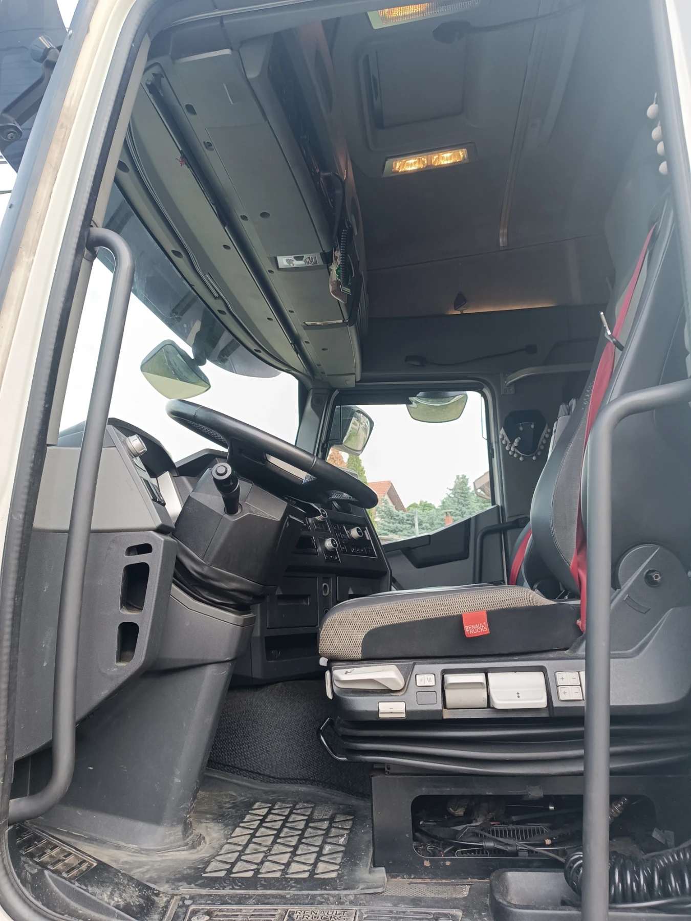 Renault T  - изображение 6