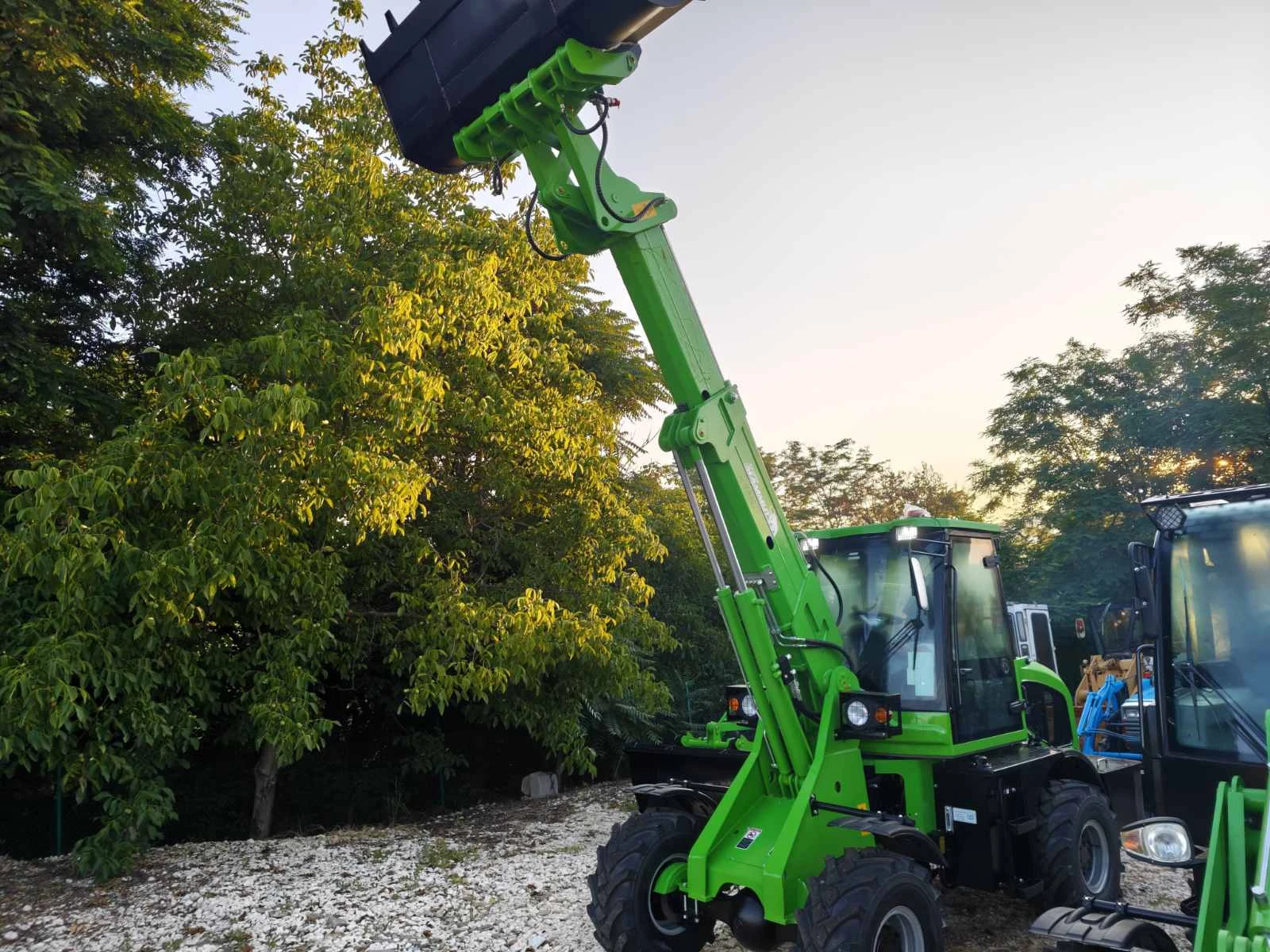 Телескопични товарачи Komatsu ЧИСТО НОВИ китайски, снимка 2 - Индустриална техника - 55018108