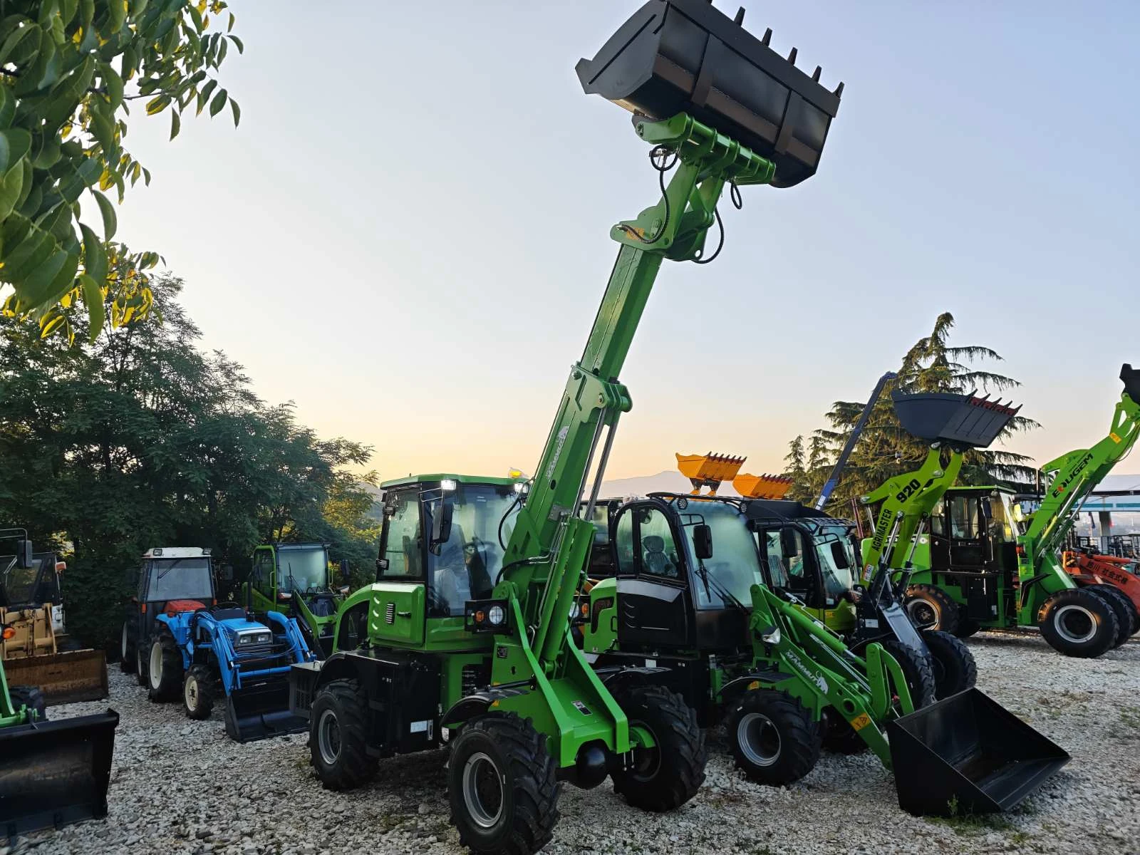 Телескопични товарачи Komatsu ЧИСТО НОВИ китайски