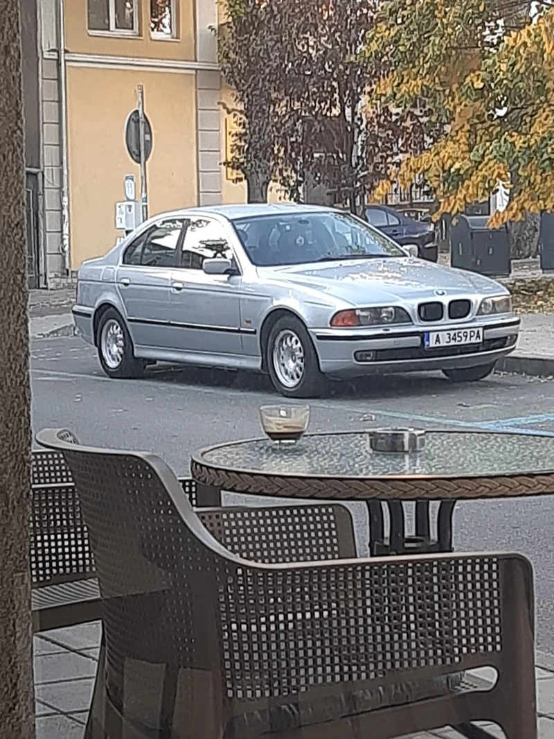 BMW 520, снимка 1 - Автомобили и джипове - 48313052