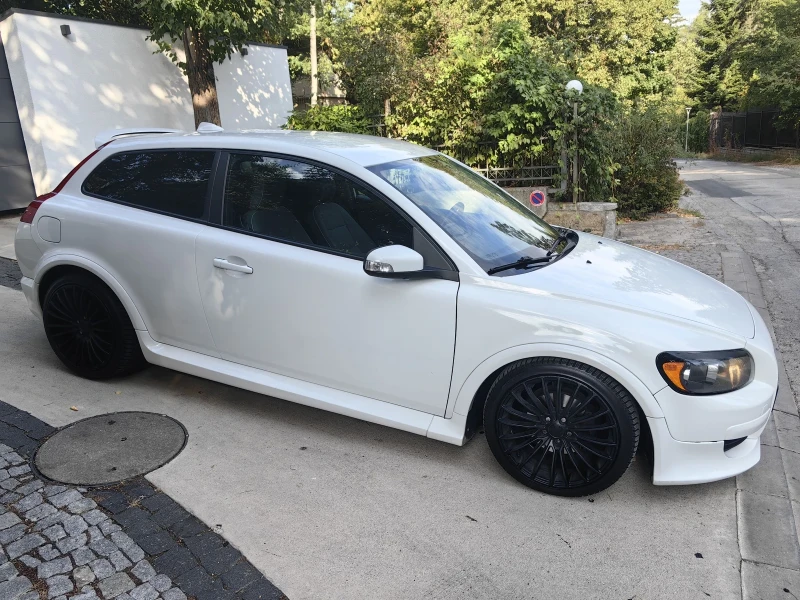 Volvo C30 R Design 2.0 diesel, снимка 3 - Автомобили и джипове - 48495512