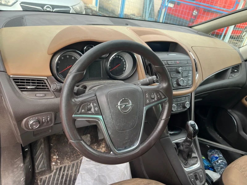 Opel Zafira 1.6 TURBO, снимка 6 - Автомобили и джипове - 48807217