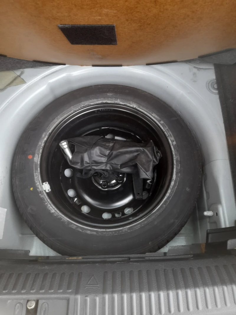 VW Polo 1.0 бензин , снимка 5 - Автомобили и джипове - 49663785