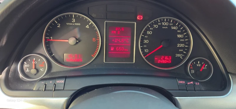 Audi A4 Avant, снимка 3 - Автомобили и джипове - 52395128