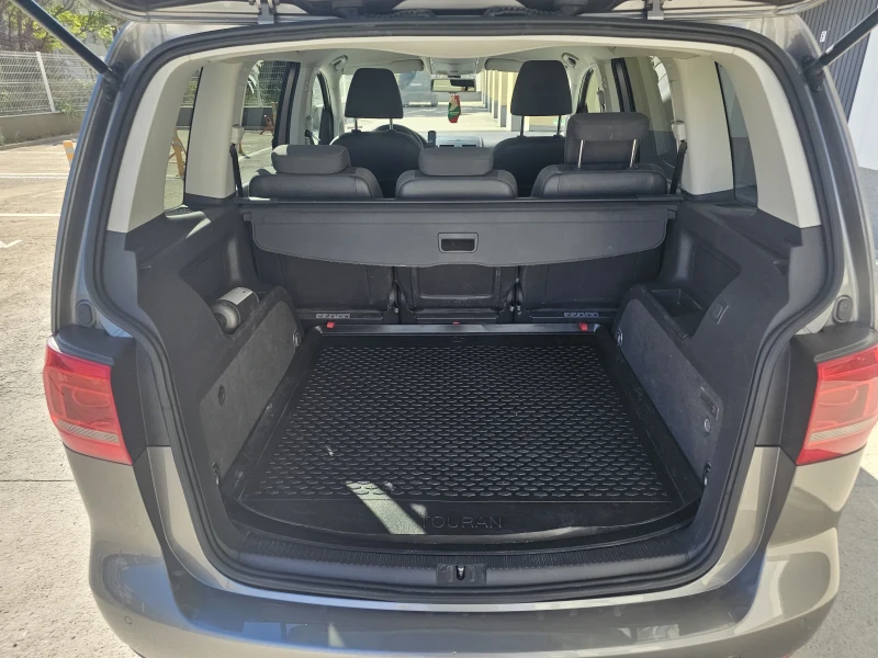 VW Touran, снимка 4 - Автомобили и джипове - 52125176