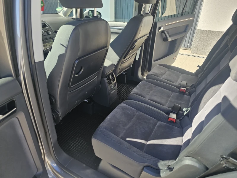 VW Touran, снимка 3 - Автомобили и джипове - 52125176