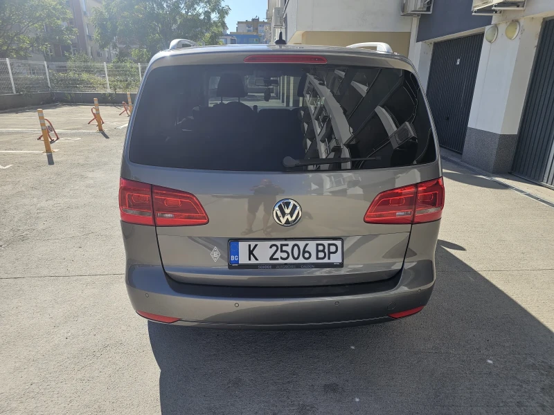 VW Touran, снимка 9 - Автомобили и джипове - 52125176