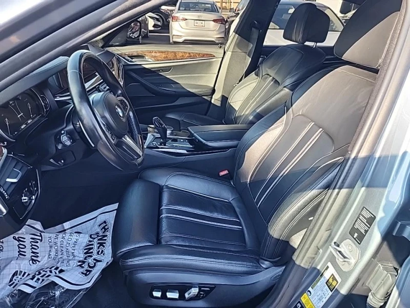 BMW 550 M550XI / DISTRONIC / 360 / HEADUP / HARMAN, снимка 8 - Автомобили и джипове - 52579831