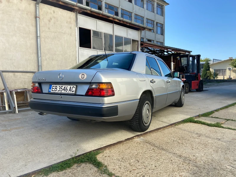 Mercedes-Benz 124 260E, снимка 3 - Автомобили и джипове - 52589023