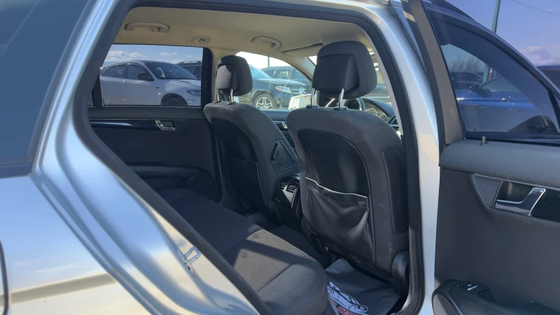 Mercedes-Benz C 200, снимка 11 - Автомобили и джипове - 52616864