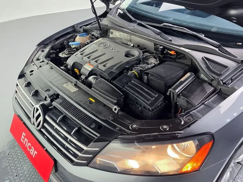 VW Passat 2.0 TDI, снимка 6 - Автомобили и джипове - 54298609