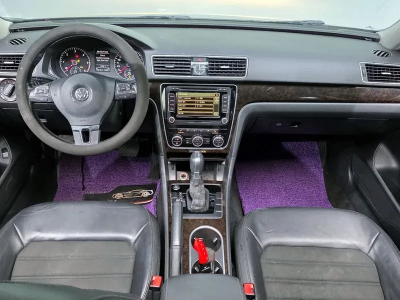 VW Passat 2.0 TDI, снимка 7 - Автомобили и джипове - 54298609